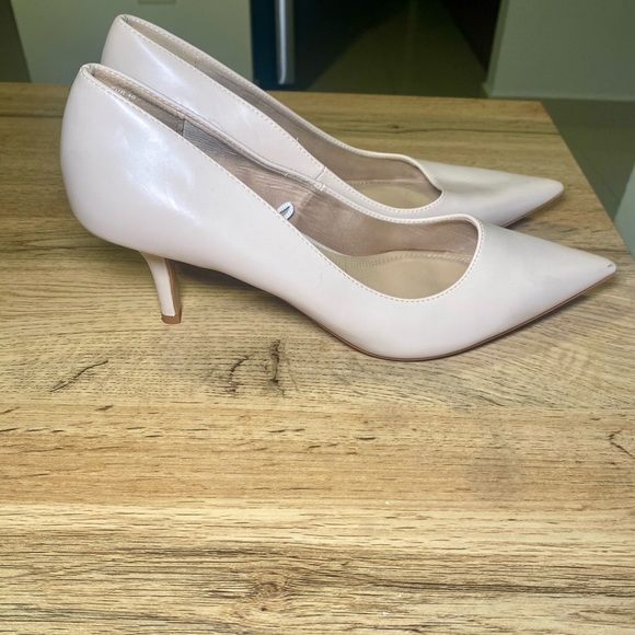 H&M Nude Kitten Heels – Size 9 US / Color Nude/ Like New - Picture 3 of 4